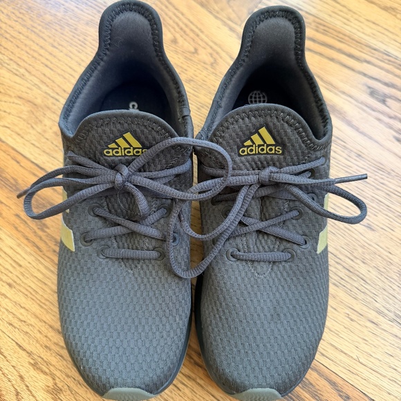 adidas Shoes - Adidas Cloudfoam tennis shoes 6.5